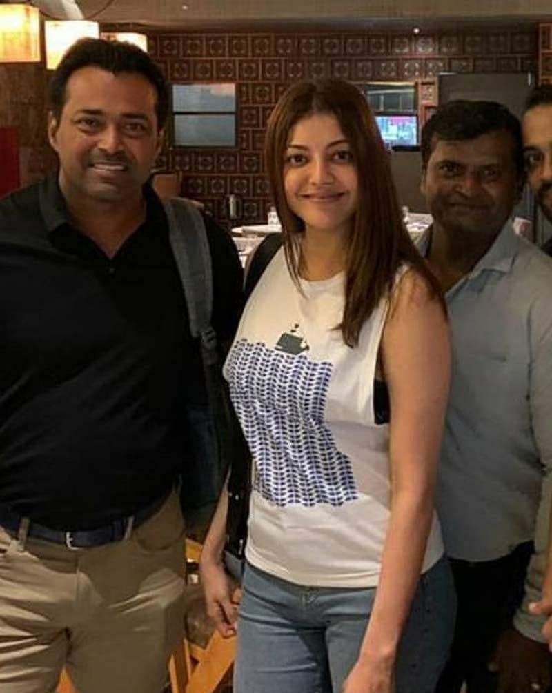 ಲಿಯಾಂಡರ್ ಪೇಸ್ ಮತ್ತು ನಟಿ ಕಾಜಲ್ ಅಗರ್ವಾಲ್ ನಲ್ಲಿ ಉತ್ತಮ ಸ್ನೇಹಿತನನ್ನು ಕಂಡುಕೊಂಡಿದ್ದಾರೆ. ಹಲವಾರು ಸಂದರ್ಭಗಳಲ್ಲಿ ಇಬ್ಬರು ಒಟ್ಟಿಗೆ ಕಾಣಿಸಿಕೊಂಡಿದ್ದಾರೆ.