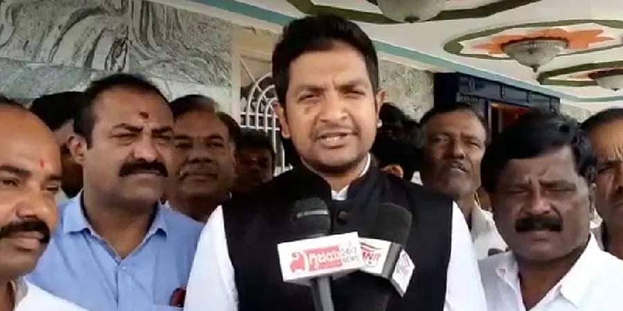 ತಾಯಿಯ ಮುಗುಳುನಗೆ, ಮುದ್ದೆ ಊಟ: ಸದನದಲ್ಲಿ ಭಾವುಕರಾದ ಶರತ್ ಬಚ್ಚೇಗೌಡ!