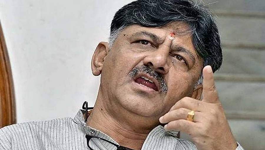 ಸಾಮಾನ್ಯ ಜನರ ವೈಯಕ್ತಿಕ ನಡೆಗಳ ಮೇಲೆ ಕಣ್ಣಿಡಲು ಅವರೇನು ಭಯೋತ್ಪಾದಕರಾ?