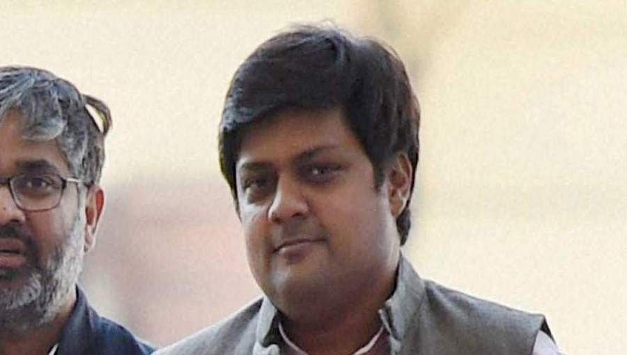 ಕನ್ನಿಕಾ ಕಪೂರ್ ಪಾರ್ಟಿಯಲ್ಲಿ ಪಾಲ್ಗೊಂಡ ವಸುಂಧರ ರಾಜೇ ಮತ್ತು ಪುತ್ರ ಸಂಸದ ದುಶ್ಯಂತ್ ಸಿಂಗ್ ಈಗ ಸ್ವಯಂ ನಿರ್ಬಂಧದಲ್ಲಿ!