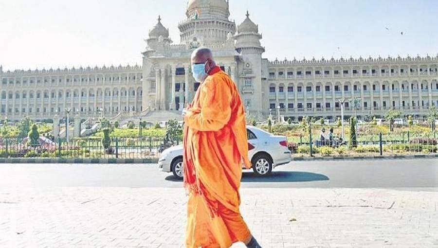 ಇಂದು 6 ಹೊಸ ಪ್ರಕರಣ ಪತ್ತೆ: ಕೊರೋನಾ ಭೀತಿಗೆ ಮಾ.31ರವರೆಗೆ ರಾಜ್ಯ ಪೂರ್ಣ ಸ್ತಬ್ದ, ಯುಗಾದಿ ಸಡಗರಕ್ಕೂ ತಣ್ಣೀರು!