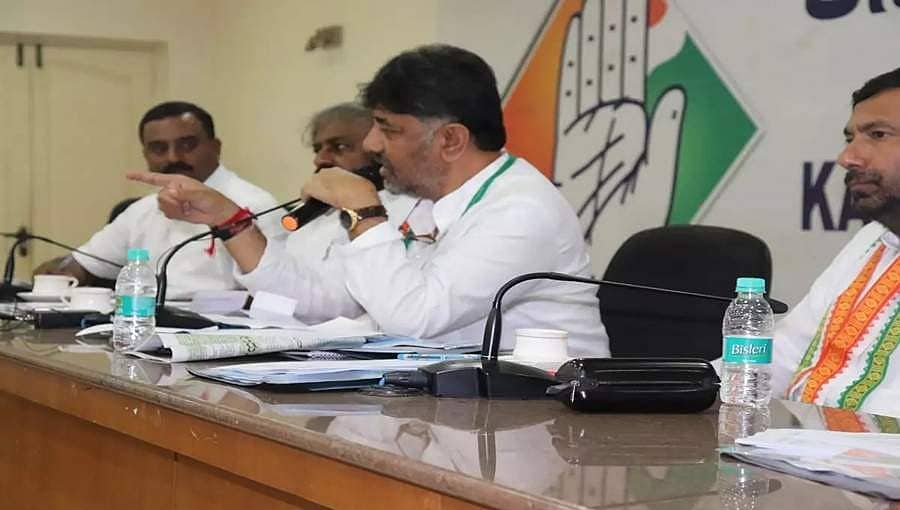 ಕಾಂಗ್ರೆಸ್ ಸಭೆಗೆ ದುಬೈನಿಂದ ಆಗಮಿಸಿದ್ದ ರುಕ್ಸಾನಾ ಉಸ್ತಾದ್ ವಾಪಸ್ ಕಳುಹಿಸಿದ ನಾಯಕರು
