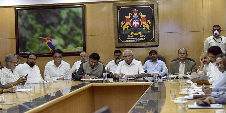ಲಾಕ್ಡೌನ್ ಕಟ್ಟುನಿಟ್ಟಾಗಿ ಜಾರಿಗೊಳಿಸಿ, ಉಲ್ಲಂಘಿಸುವವರನ್ನು ಬಂಧಿಸಿ: ಜಿಲ್ಲಾಧಿಕಾರಿಗಳಿಗೆ ಸಿಎಂ ಯಡಿಯೂರಪ್ಪ ಸೂಚನೆ