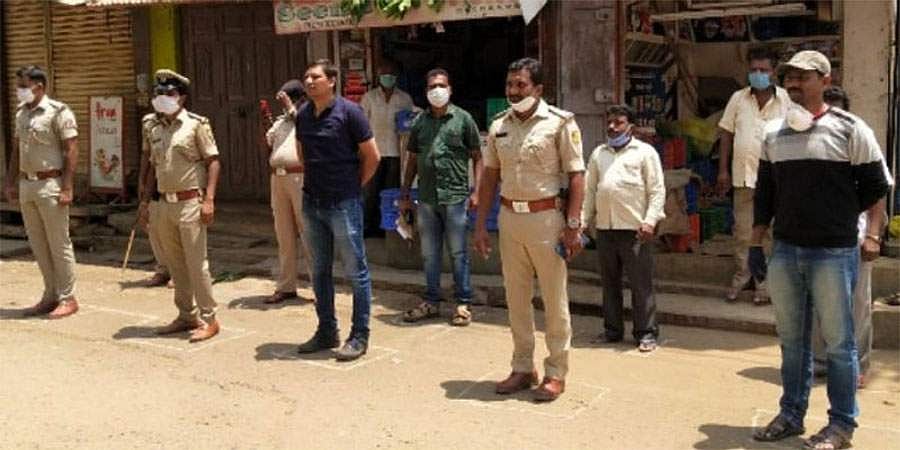 ಚಿಕ್ಕಬಳ್ಳಾಪುರದಲ್ಲಿ ಕೊರೋನಾ ಅಬ್ಬರ: ಗೌರಿಬಿದನೂರಿನಲ್ಲಿ 1 ಸಾವಿರ ಮಂದಿಗೆ ಹೋಂ ಕ್ವಾರಂಟೈನ್