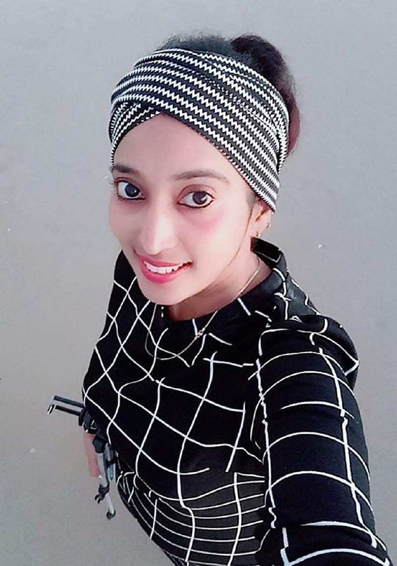 ನಗರದ ಉತ್ತರ ವಿಭಾಗದ ಸಿಇಎನ್ ಪೊಲೀಸ್ ಠಾಣೆಗೆ ದೂರು ನೀಡಿದ್ದು, ಅಶ್ಲೀಲವಾಗಿ ಕಮೆಂಟ್ ಮಾಡಿರುವುದರಿಂದ ತಮಗೆ ಅತೀವ ನೋವಾಗಿದೆ. ಮಾನಸಿಕ ಯಾತನೆ ಅನುಭವಿಸುತ್ತಿರುವಾಗಿ ಪೊಲೀಸರ ಬಳಿ ಅಲವತ್ತುಕೊಂಡಿದ್ದಾರೆ.