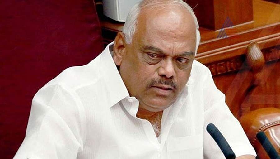 ಚುನಾಯಿತ ಪ್ರತಿನಿಧಿಗಳ ದ್ವಂದ್ವ; ಸಂವಿಧಾನದ ಆಶಯಗಳಿಗೆ ಪೆಟ್ಟು- ರಮೇಶ್ ಕುಮಾರ್