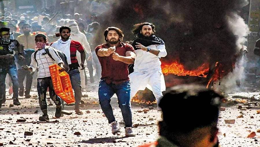 ದೆಹಲಿ ಹಿಂಸಾಚಾರ: ಕೇಜ್ರಿವಾಲ್ ಸರ್ಕಾರ, ಪೊಲೀಸರಿಗೆ ಬಂಧಿತರ ಪಟ್ಟಿ ನೀಡಿ ಎಂದು ಕೋರ್ಟ್ ಆದೇಶ!