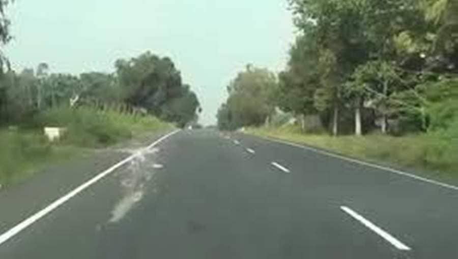 ಶಿವಮೊಗ್ಗ: ಮರಕ್ಕೆ ಕಾರು ಡಿಕ್ಕಿ, ಮೂವರು ದುರ್ಮರಣ