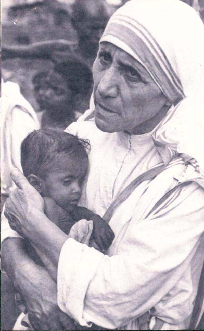 ಮದರ್ ತೆರೇಸಾಗೆ 1980 ರಲ್ಲಿ ಮದರ್ ತೆರೇಸಾಗೆ ಭಾರತ ರತ್ನ ನೀಡಲಾಯಿತು, ಅವರು ಸ್ಥಾಪಿಸಿದ್ದ ಮಿಷನರಿಸ್ ಫಾರ್ ಚಾರಿಟಿ ವಿಶ್ವವಿಖ್ಯಾತವಾದದ್ದು. ಬಡವರು, ಅನಾಥರಿಗಾಗಿ ಅವರು ಸಲ್ಲಿಸಿದ್ದ ಸೇವೆಯನ್ನು ಗುರುತಿಸಿ ಭಾರತ ರತ್ನ ನೀಡಿ ಗೌರವಿಸಲಾಗಿದೆ.