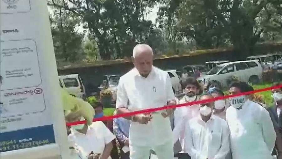 ವ್ಯಾಪಕವಾಗಿ ಹರಡುತ್ತಿರುವ ಕೊರೋನಾ: ರಾಜ್ಯದಲ್ಲಿ ತಪಾಸಣೆ ಹೆಚ್ಚಳಕ್ಕೆ ಮೊಬೈಲ್ ಬೂತ್'ಗೆ ಸಿಎಂ ಚಾಲನೆ