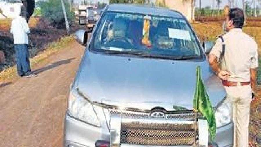 ಹುಬ್ಬಳ್ಳಿ: ಟ್ರಾವೆಲ್ ಪಾಸ್ ದುರುಪಯೋಗ; ವಿವಾಹಕ್ಕೆ ಹಾಜರಾಗಿದ್ದವರಿಗೆ ಕ್ವಾರಂಟೈನ್