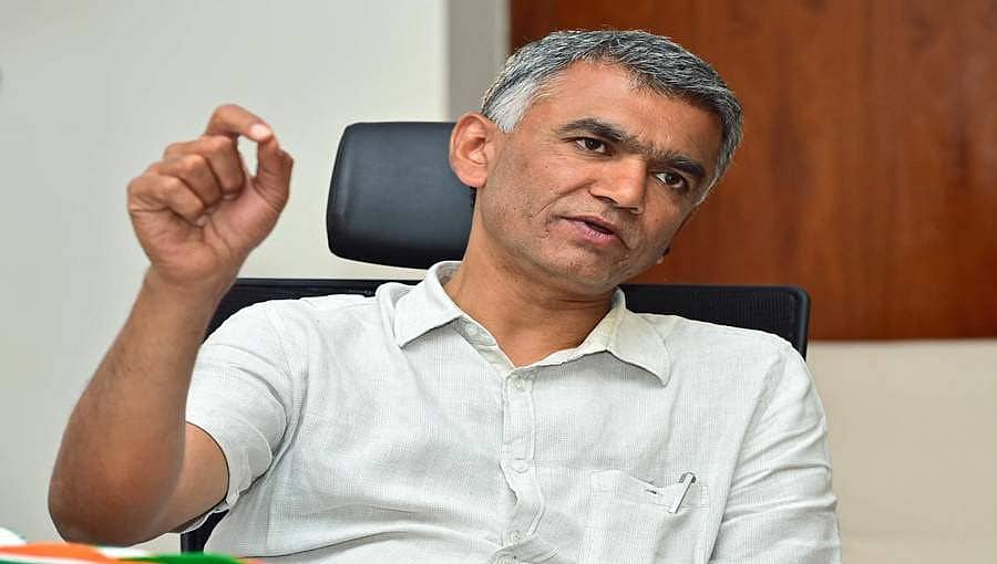 ರೈತರಿಂದ 35 ಸಾವಿರ ಕೆಜಿ ತರಕಾರಿ ಖರೀದಿಸಿ ಬಡವರಿಗೆ ಹಂಚಿದ ಕೃಷ್ಣ ಭೈರೇಗೌಡ