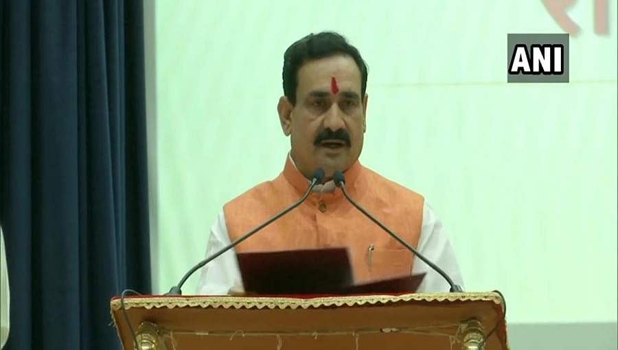 ಮಧ್ಯಪ್ರದೇಶ: ಕಡೆಗೂ ಸಂಪುಟ ವಿಸ್ತರಿಸಿದ ಶಿವರಾಜ್ ಸಿಂಗ್ ಚೌಹಾಣ್, ಲಾಕ್ಡೌನ್ ನಡುವೆ ಐವರು ಸಚಿವರ ಪ್ರಮಾಣ