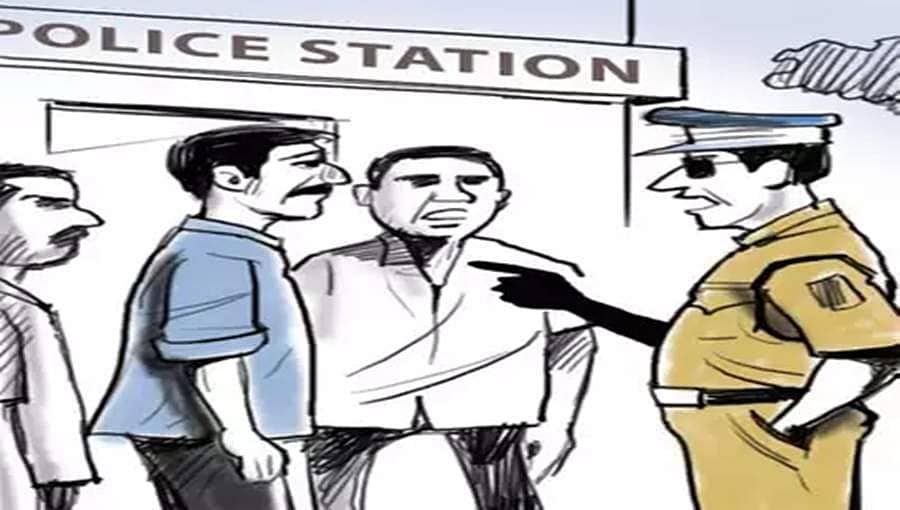 ಬೆಂಗಳೂರು: ಜೂಜಾಟದ ಅಡ್ಡೆ ಮೇಲೆ ದಾಳಿ; ಪೊಲೀಸ್ ಸಿಬ್ಬಂದಿ ಮೇಲೆ ಆರೋಪಿಗಳಿಂದ ಹಲ್ಲೆ