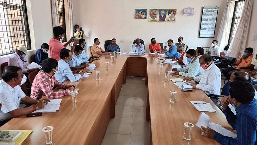ಜಿಲ್ಲೆಗಳಲ್ಲಿ ಲಾಕ್ ಡೌನ್ ಸಡಿಲಿಕೆ ಆಯಾ ಜಿಲ್ಲಾಧಿಕಾರಿಗಳ ವಿವೇಚನೆಗೆ ಬಿಟ್ಟಿದ್ದು: ಎಸ್.ಟಿ. ಸೋಮಶೇಖರ್