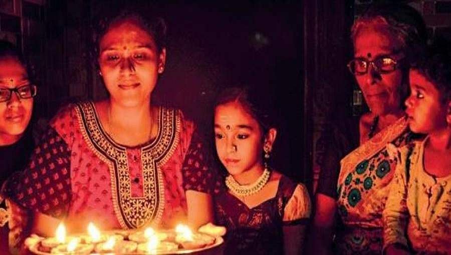 ಏಪ್ರಿಲ್ 5: ರಾಜ್ಯದಲ್ಲಿ ಆ 9 ನಿಮಿಷ ವಿದ್ಯುತ್ ಬಳಕೆಯಲ್ಲಿ 1200 ಮೆಗಾ ವ್ಯಾಟ್ ಇಳಿಕೆ!