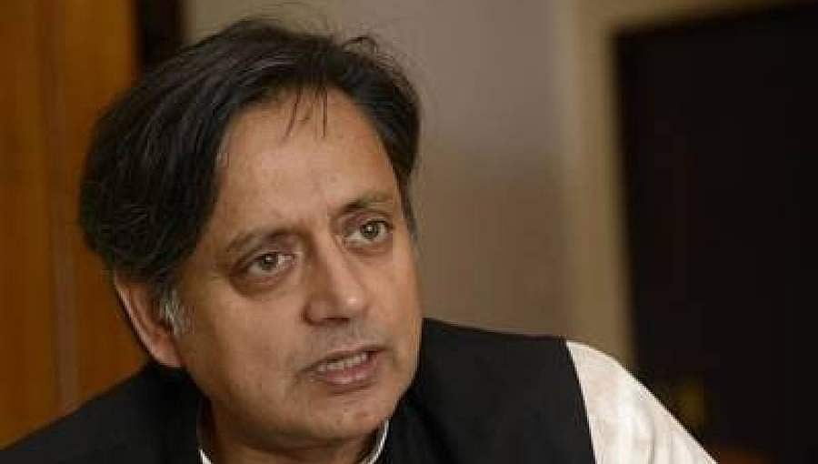 ಭಾರತವು Hydroxychloroquine ನಿಮಗೆ ಮಾರಲು ನಿರ್ಧರಿಸಿದಾಗಷ್ಟೇ ಅದು ನಿಮ್ಮದಾಗುತ್ತದೆ: ಟ್ರಂಪ್ ವಿರುದ್ಧ ಶಶಿ ತರೂರ್ ವಾಗ್ದಾಳಿ