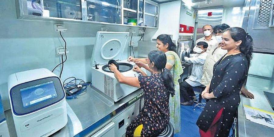 ಕೋವಿಡ್-19: ಮೈಸೂರಿನಲ್ಲಿ ಮೊಬೈಲ್ ಲ್ಯಾಬ್ ಮೂಲಕ ಪರೀಕ್ಷಾ ಸಾಮರ್ಥ್ಯ ಹೆಚ್ಚಳ
