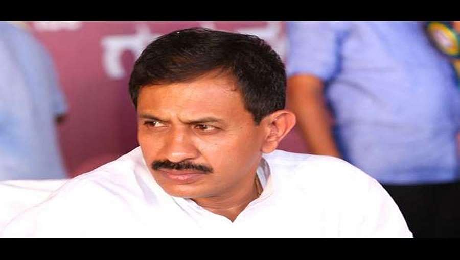 ಡಿಕೆ ಬ್ರದರ್ಸ್ ವಿರುದ್ಧ ಎಚ್ ಸಿ ಬಾಲಕೃಷ್ಣ ಗರಂ: ಕಮಲ ಹಿಡಿಯಲಿದ್ದಾರಾ ಕೈ ನಾಯಕ?
