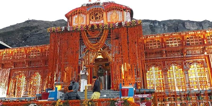 ಭಕ್ತರ ದರ್ಶನಕ್ಕೆ ಬದರಿನಾಥ ದೇವಾಲಯ ಮುಕ್ತ, ಮೋದಿ ಹೆಸರಲ್ಲಿ ಮೊದಲ ಪೂಜೆ