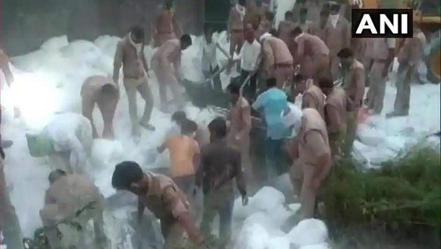 ಬೆಳ್ಳಂಬೆಳಗ್ಗೆ ಜವರಾಯನ ಅಟ್ಟಹಾಸ: ಟ್ರಕ್ ಗಳ ಮುಖಾಮುಖಿ, 23 ವಲಸೆ ಕಾರ್ಮಿಕರ ದಾರುಣ ಸಾವು