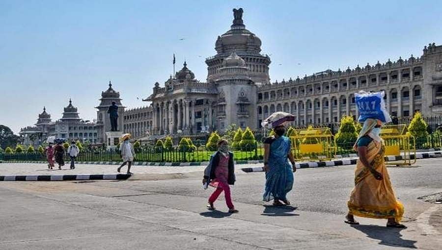 ಶಕ್ತಿ ಕೇಂದ್ರದಲ್ಲಿ ಮತ್ತಿಬ್ಬರಿಗೆ ಕೊರೋನಾ ಸೋಂಕು: ಪಶುಸಂಗೋಪನೆ, ಕನ್ನಡ ಸಂಸ್ಕೃತಿ ಇಲಾಖೆ ಕಚೇರಿ ಸೀಲ್ ಡೌನ್
