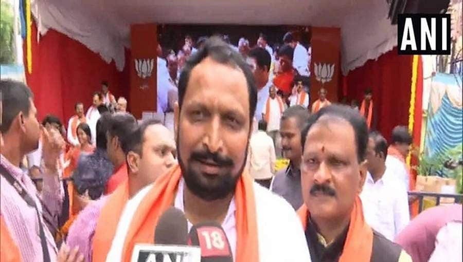 ನೂತನ ಲಾಕ್'ಡೌನ್ ಮಾರ್ಗದರ್ಶನದಲ್ಲಿ ಸಾರಿಗೆ ಬಸ್ ಸಂಚಾರಕ್ಕೆ ಅವಕಾಶ ಕಲ್ಪಿಸಿ: ಕೇಂದ್ರಕ್ಕೆ ಸಚಿವ ಲಕ್ಷ್ಮಣ್ ಸವದಿ ಮನವಿ