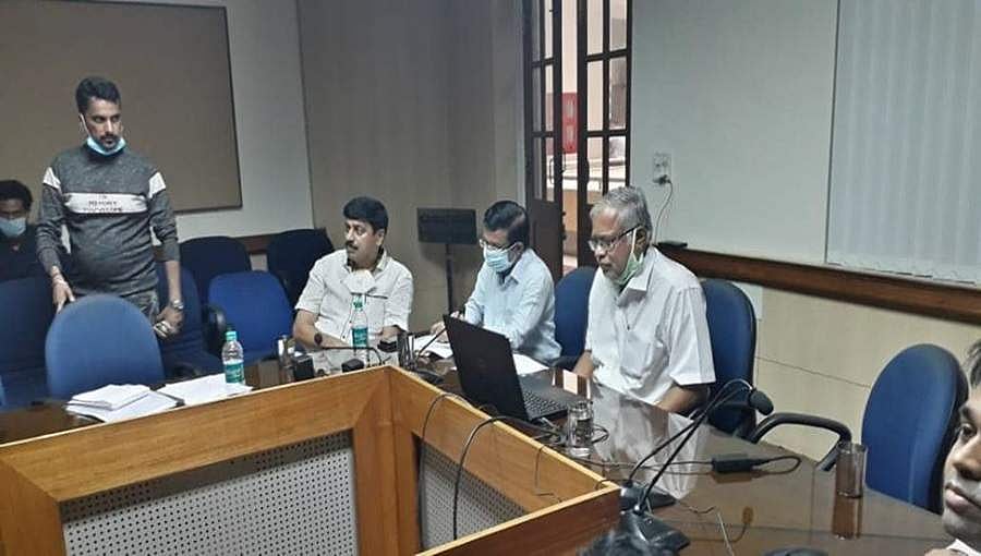 ಎಸ್ಸೆಸ್ಸೆಲ್ಸಿ ಪರೀಕ್ಷೆ ನಡೆಸಿ: ಶಿಕ್ಷಕ-ಪದವೀಧರ ಕ್ಷೇತ್ರದ ಶಾಸಕರ ಒಕ್ಕೊರಲ ಆಗ್ರಹ