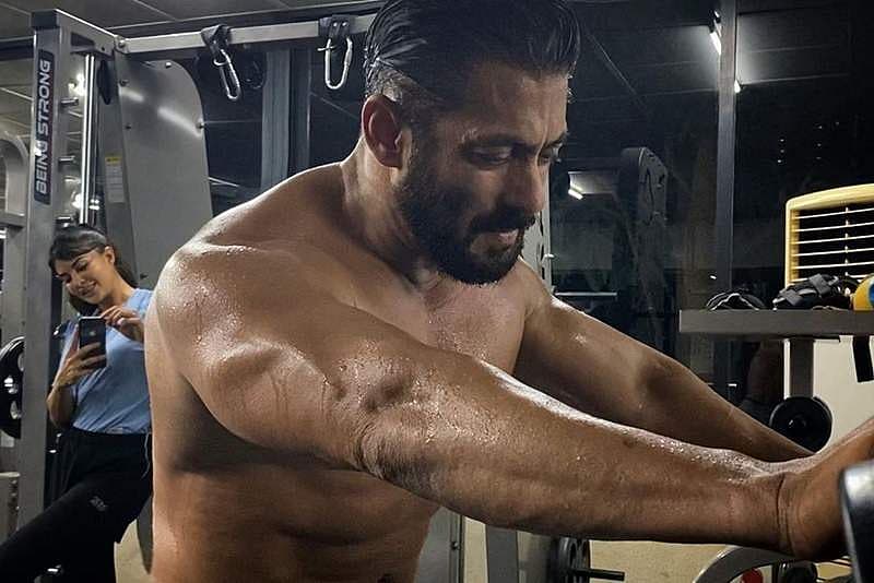 ಇನ್ನು ಬಾಲಿವುಡ್ ನಟಿ ಜಾಕ್ವಲಿನ್ ಅವರು ಸಲ್ಮಾನ್ ಖಾನ್ ಅವರ ಫಾರ್ಮ್ ಹೌಸ್ ನಲ್ಲಿ ತಂಗಿದ್ದು ಅಲ್ಲಿನ ಫೋಟೋಗಳು ಶೇರ್ ಮಾಡಿದ್ದಾರೆ.