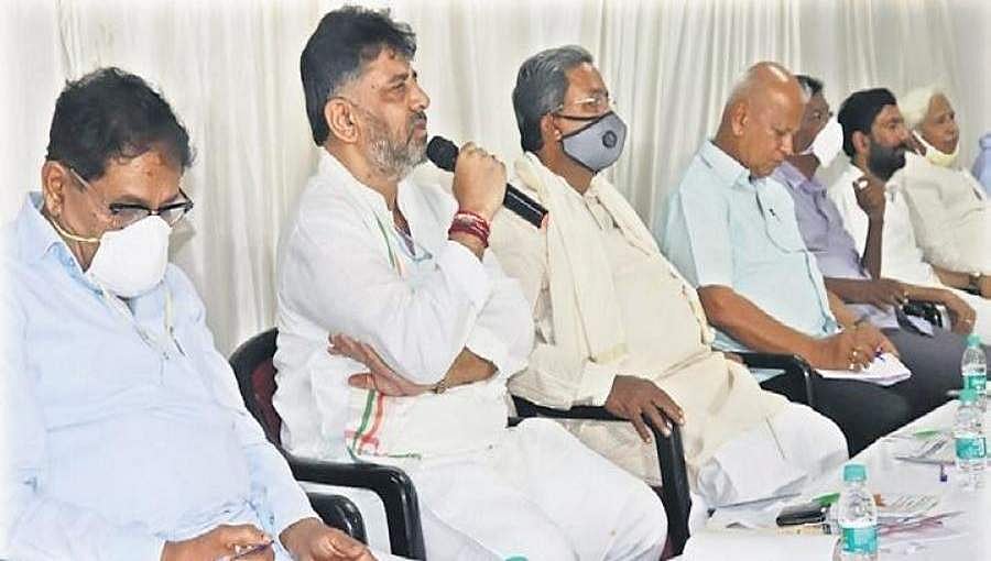 ಜನರು ಬಹಳ ಕಷ್ಟದಲ್ಲಿದ್ದಾರೆ, ಸಹಾಯ ಮಾಡಲು ರಾಜ್ಯಾದ್ಯಂತ ಪ್ರವಾಸ ಮಾಡುತ್ತೇನೆ: ಡಿ.ಕೆ. ಶಿವಕುಮಾರ್