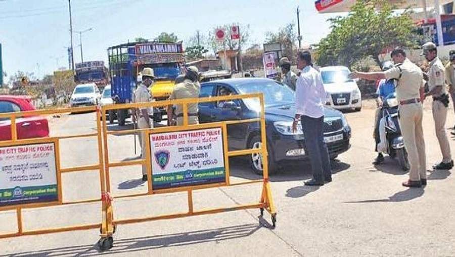 ಅರ್ಜಿ ಸಲ್ಲಿಸಿದರೆ ಸಾಕಾಗದು, ಅನುಮತಿ ಪಡೆಯಬೇಕು: ವಲಸೆ ಕಾರ್ಮಿಕರಿಗೆ ಪೊಲೀಸರ ಸೂಚನೆ