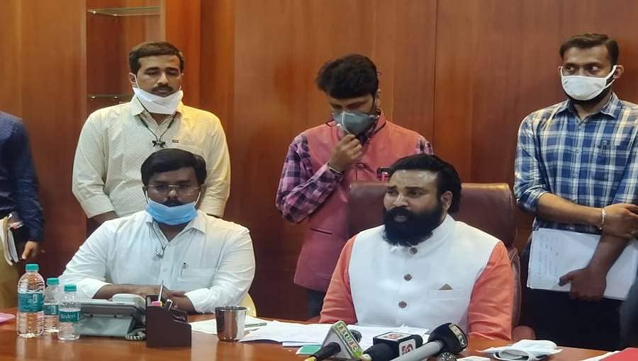 ಆಯುಷ್ ವೈದ್ಯರ ಬೇಡಿಕೆ ಈಡೇರಿಕೆಗೆ ಸರ್ಕಾರದ ಒಪ್ಪಿಗೆ- ಸಚಿವ ಶ್ರೀರಾಮುಲು