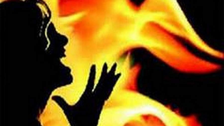 ಸ್ಮಾರ್ಟ್'ಫೋನ್ ಖರೀದಿಸಲು ಒಲ್ಲೆ ಎಂದ ಪತಿ: ಆತ್ಮಹತ್ಯೆಗೆ ಶರಣಾದ ಪತ್ನಿ!