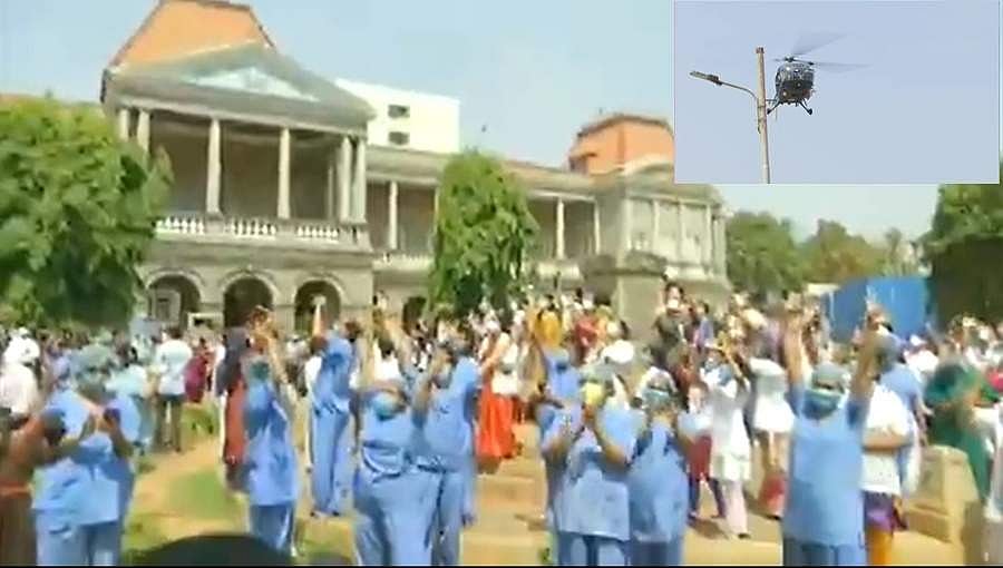 ಕೊರೋನಾ ವಾರಿಯರ್ಸ್'ಗೆ ಸೆಲ್ಯೂಟ್ ಹೊಡೆದ ಸೇನೆ: ಪುಷ್ಪವೃಷ್ಟಿಯ ಮೂಲಕ ಗೌರವ