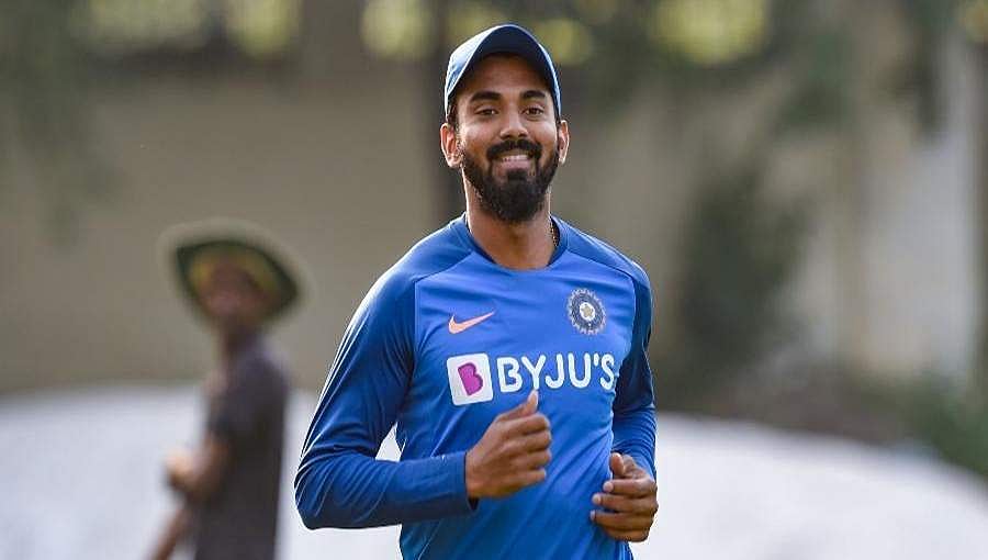 ಬೆಂಗಳೂರು: ಕೊರೋನಾ ವಾರಿಯರ್ಸ್ಗೆ ದುಬಾರಿ 'ಪೂಮಾ ಶೂ' ಉಡುಗೊರೆ ನೀಡಿದ ಕೆಎಲ್ ರಾಹುಲ್!