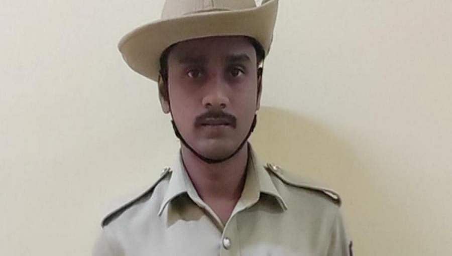 ಅರಮನೆ ಮೈದಾನದಲ್ಲಿ ಶೆಲ್ಟರ್ ಕುಸಿತ: ಮಕ್ಕಳನ್ನು ರಕ್ಷಿಸಿದ ಟ್ರೈನಿ ಪೊಲೀಸ್ ಕಾನ್ಸ್ ಟೇಬಲ್