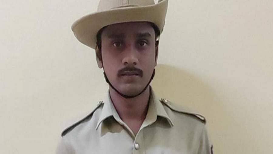 ಅರಮನೆ ಮೈದಾನದಲ್ಲಿ ಶೆಲ್ಟರ್ ಕುಸಿತ: ಮಕ್ಕಳನ್ನು ರಕ್ಷಿಸಿದ ಟ್ರೈನಿ ಪೊಲೀಸ್ ಕಾನ್ಸ್ ಟೇಬಲ್