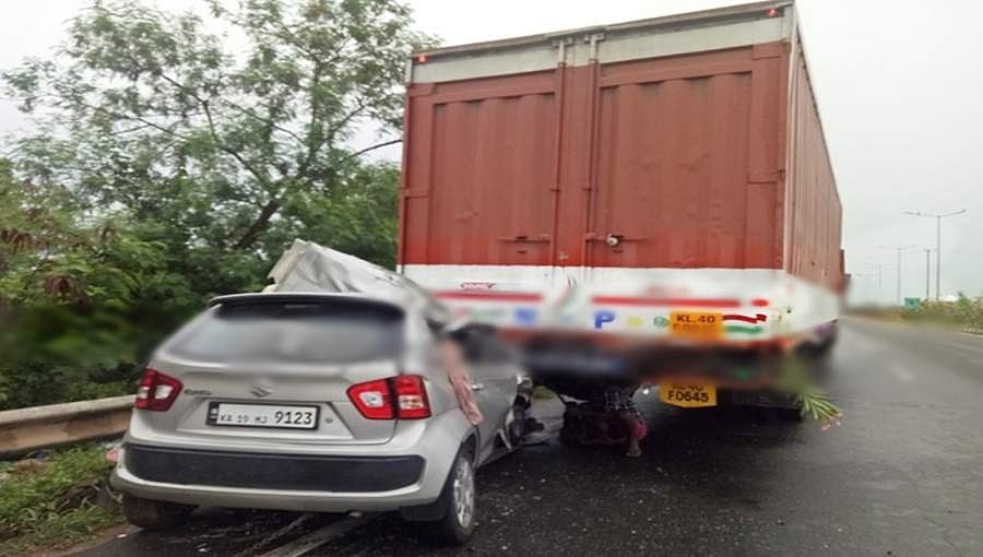 ಮಂಗಳೂರು: ಲಾರಿಗೆ ಕಾರು ಢಿಕ್ಕಿ, ಓರ್ವ ಸಾವು, ಐವರಿಗೆ ಗಾಯ