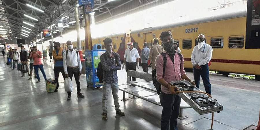 ವಲಸೆ ಕಾರ್ಮಿಕರಿಗೆ ಶಾಕ್ ಕೊಟ್ಟ ಸರ್ಕಾರ; ವಿಶೇಷ ರೈಲು ರದ್ದು
