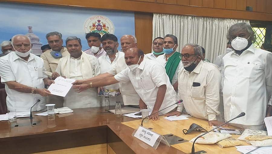 ಸಿದ್ದರಾಮಯ್ಯ ನೇತೃತ್ವದಲ್ಲಿ ವಿಪಕ್ಷಗಳಿಂದ ಮುಖ್ಯಮಂತ್ರಿ ಭೇಟಿ: ಹಕ್ಕೊತ್ತಾಯ ಮಂಡನೆ