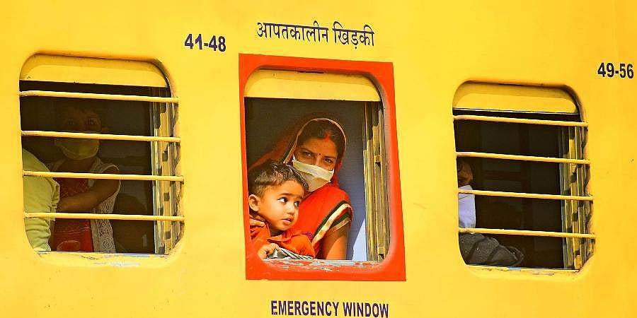 ಕೊರೋನಾ ಎಫೆಕ್ಟ್: 45 ದಿನಗಳ ಅಜ್ಞಾತವಾಸದ ಬಳಿಕ ಕೊನೆಗೂ ತವರಿಗೆ ಮರಳುತ್ತಿರುವ ಕನ್ನಡಿಗರು