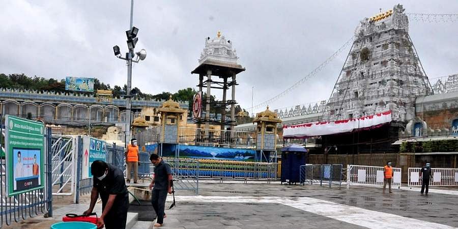 ಟಿಟಿಡಿ ಸಿಬ್ಬಂದಿಯಲ್ಲಿ ಕೊರೋನಾ ಪಾಸಿಟಿವ್: ತಿರುಪತಿ ಶ್ರೀ ಗೋವಿಂದರಾಜ ಸ್ವಾಮಿ ದೇಗುಲ ಬಂದ್