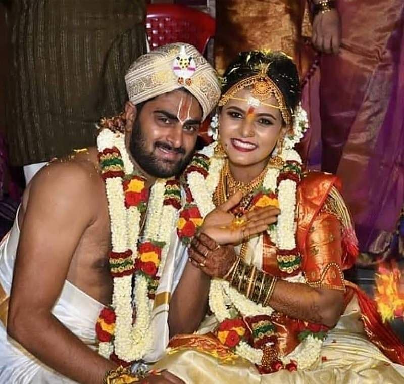 ಬೆಂಗಳೂರಿನ ಜೆಪಿ ನಗರದಲ್ಲಿರುವ ವೆಂಕಟೇಶ್ವರ ಸ್ವಾಮಿ ದೇಗುಲದಲ್ಲಿ ಮಯೂರಿಯವರ ವಿವಾಹ ಸರಳವಾಗಿ ನೆರವೇರಿತು.