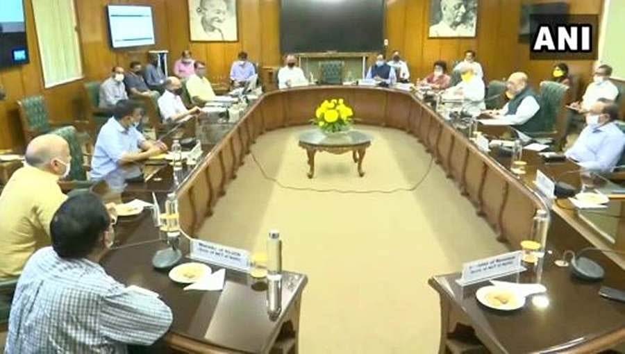 ನವದೆಹಲಿ: ಕೇಜ್ರಿವಾಲ್ ಜೊತೆಗೆ ಅಮಿತ್ ಶಾ ಸಭೆ, ಕೋವಿಡ್ ಬಿಕ್ಕಟ್ಟು ಕುರಿತು ಚರ್ಚೆ