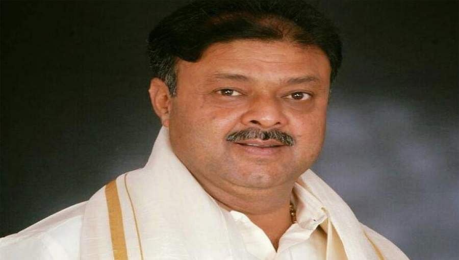 ಬಿಜೆಪಿ ಸರ್ಕಾರ ಅಧಿಕಾರಕ್ಕೆ ಬರಲು ವಿಶ್ವನಾಥ್ ಕೂಡಾ ಕಾರಣ: 'ಹಳ್ಳಿ ಹಕ್ಕಿ' ಬೆಂಬಲಕ್ಕೆ ನಿಂತ ನಾರಾಯಣಗೌಡ