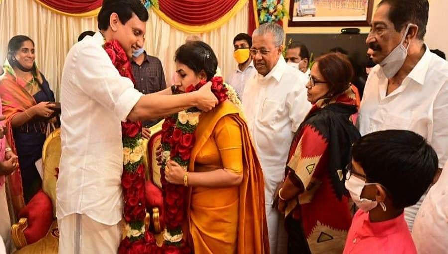 ಸರಳವಾಗಿ ನೆರವೇರಿದ ಕೇರಳ ಸಿಎಂ ಪಿಣರಾಯಿ ವಿಜಯನ್ ಪುತ್ರಿ ವಿವಾಹ