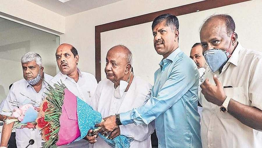 ಒಂದು ಸ್ಥಾನ, ಹಲವು ಆಕಾಂಕ್ಷಿಗಳು: ಆಯ್ಕೆ ಚೆಂಡು ದೇವೇಗೌಡರ ಅಂಗಳದಲ್ಲಿ!