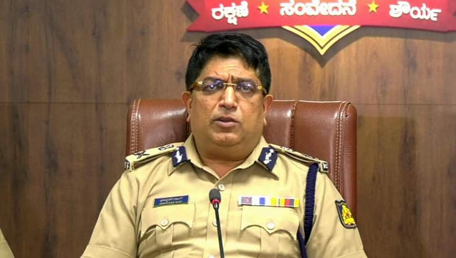 ಮಾಸ್ಕ್ ಧಾರಣೆ, ಸಾಮಾಜಿಕ ಅಂತರ ಖಾತರಿಗೆ ದಿಢೀರ್ ಪೊಲೀಸ್ ದಾಳಿ: ಭಾಸ್ಕರ್ ರಾವ್