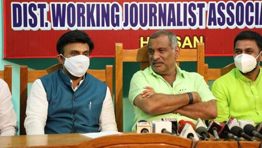 ಮಹಾರಾಷ್ಟ್ರದಿಂದ ಬರುವವರಿಗೆ ಕೊರೋನಾ ಟೆಸ್ಟ್ ಕಡ್ಡಾಯ: ಸುಧಾಕರ್