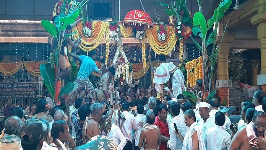 ಕಲಬುರಗಿ: ದತ್ತನ ಪಾದುಕೆಯ ದರ್ಶನ ಭಾಗ್ಯ ಸದ್ಯಕ್ಕಿಲ್ಲ